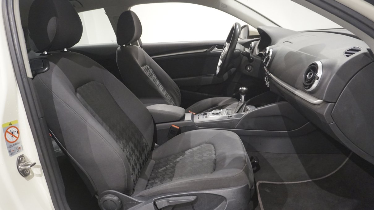 Audi A3 Sportback 30 TFSI Advanced 110CV  Gasolina seminuevo de segunda mano 7