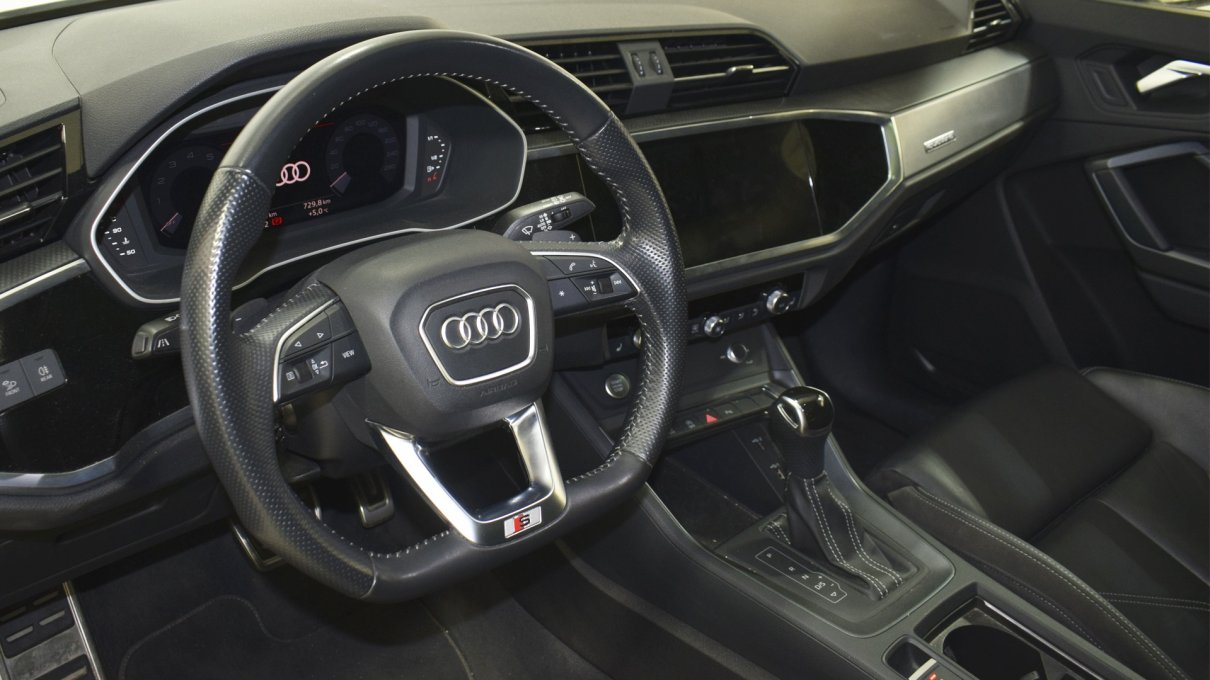 Audi Q3 sportback 35 TFSI S tronic Black line 150CV (AUTOMÁTICO) Gasolina de ocasión 9