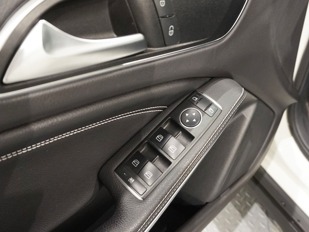 Mercedes-benz C180 sport edition(automatico) 143CV Gasolina de ocasión 6