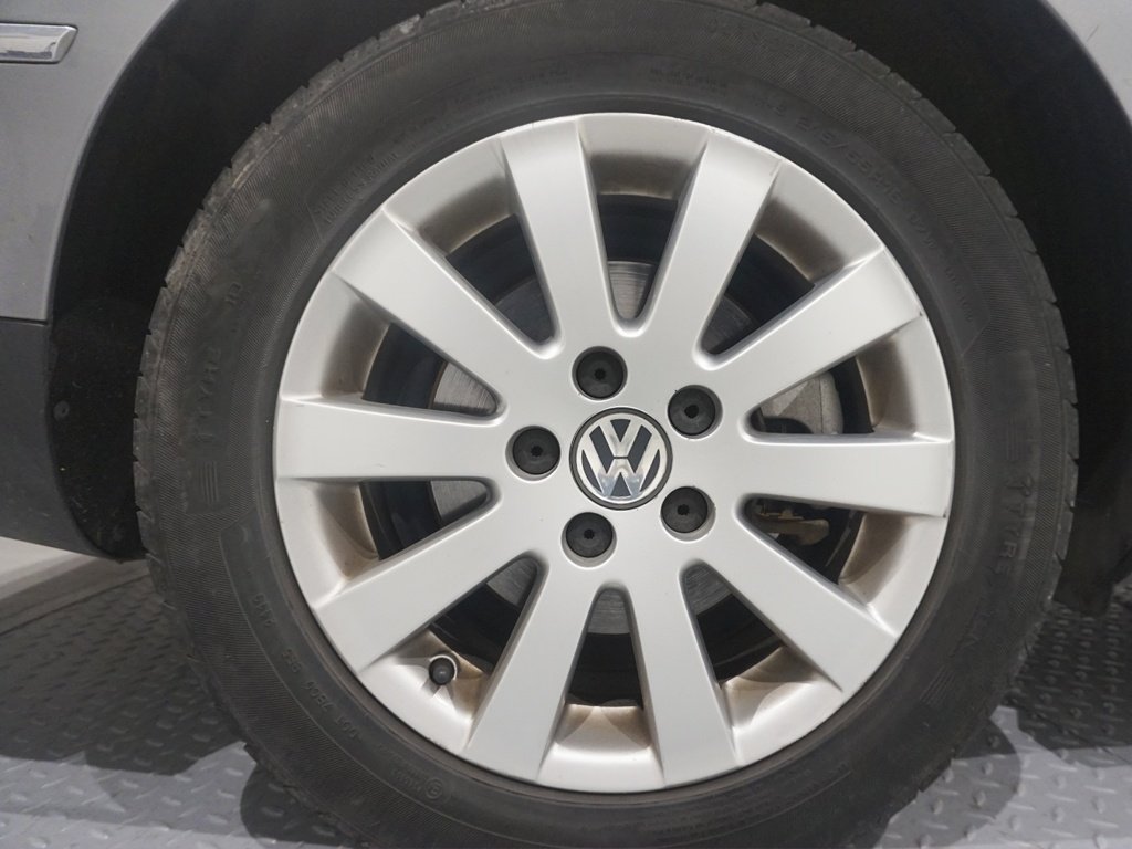 Volkswagen Passat 2.0TDI Advance 150CV Diesel de segunda mano 6